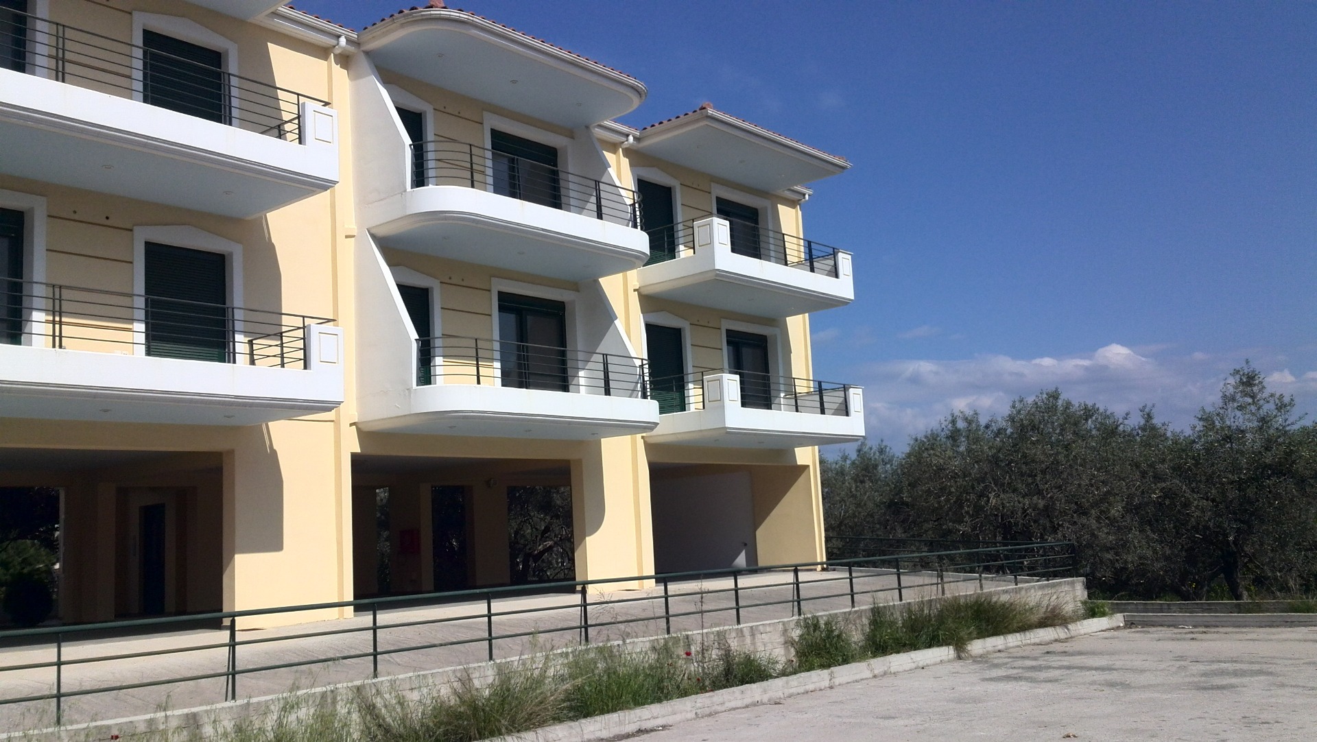 Διαμέρισμα 42τμ στα Καμ.Βούρλα